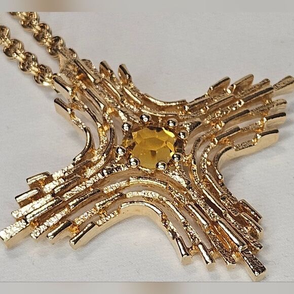 Gold Cross Coventry Pendant Necklace - Picture 2 of 10